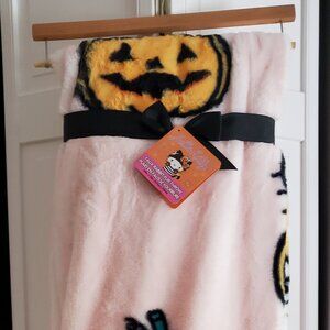 HELLO KITTY HALLOWEEN FAUX RABBIT FUR THROW 50 x 70in Pink Blanket